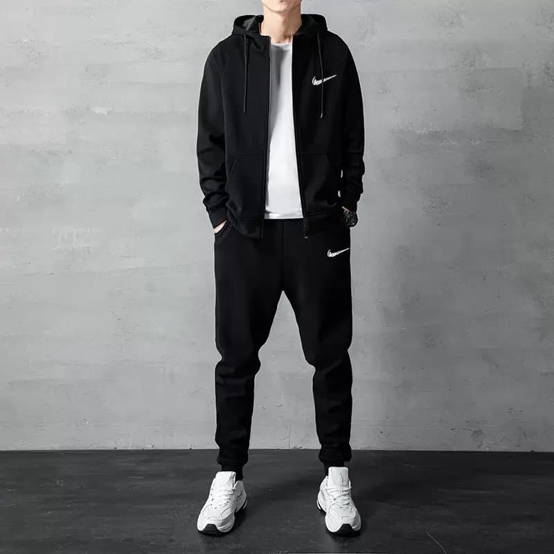 Nike Sportswear Graphic Swoosh Tracksuit Set – Premium Fleece Hoodie & Joggers