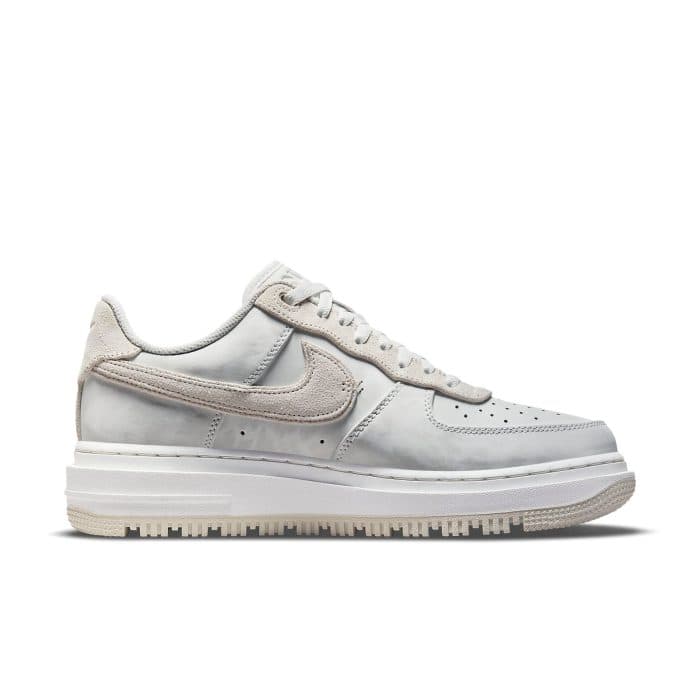 Nike Air Force 1 Luxe ‘Triple White’